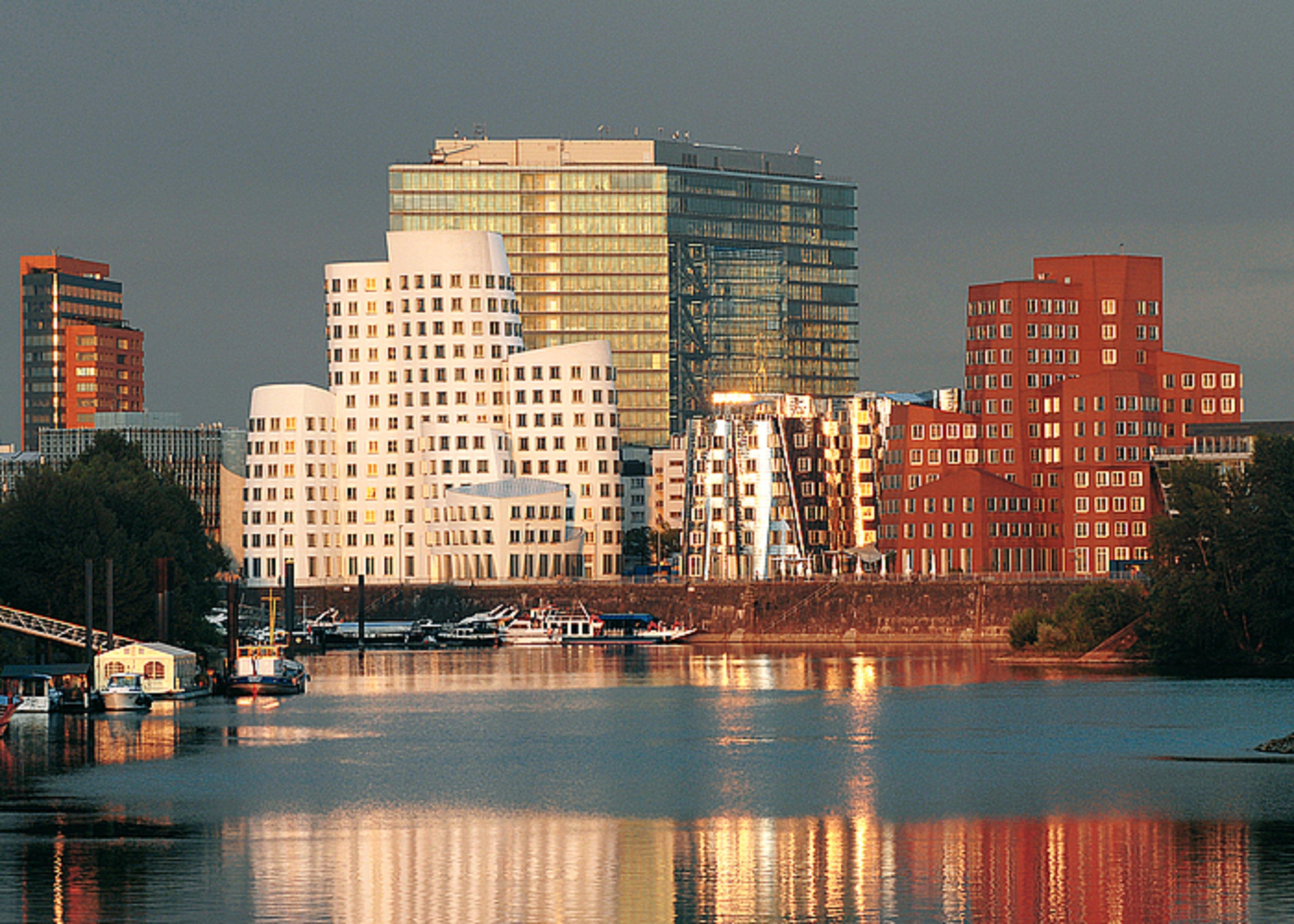 Holiday Inn Duesseldorf Hafen, An Ihg Hotel Exterior photo
