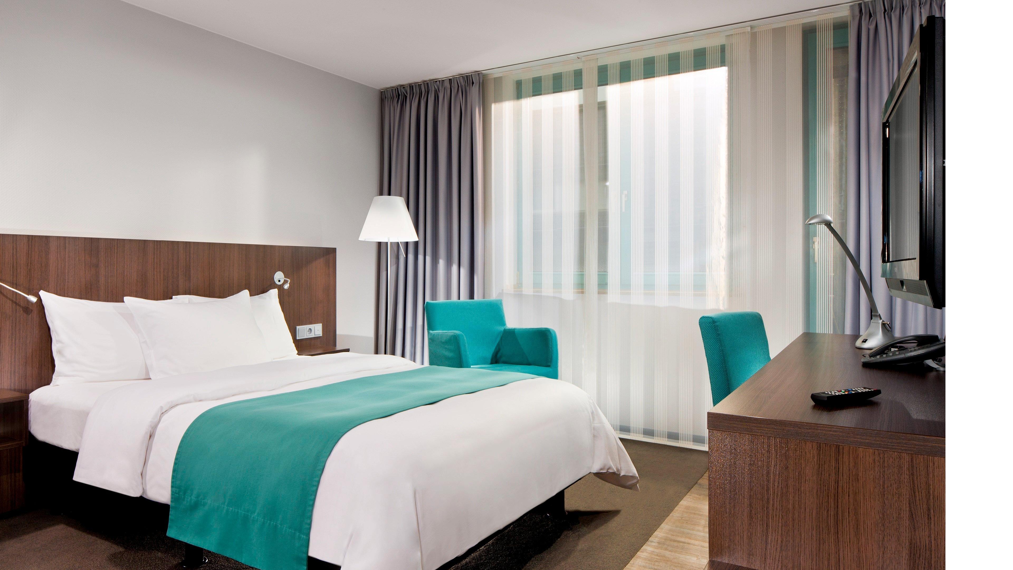 Holiday Inn Duesseldorf Hafen, An Ihg Hotel Exterior photo